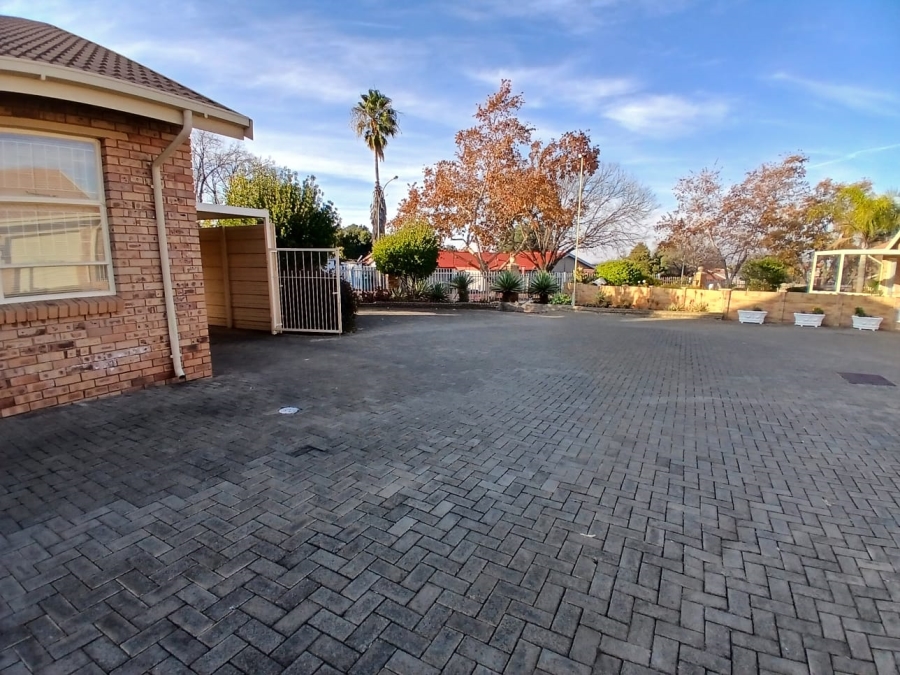 3 Bedroom Property for Sale in Uitsig Free State